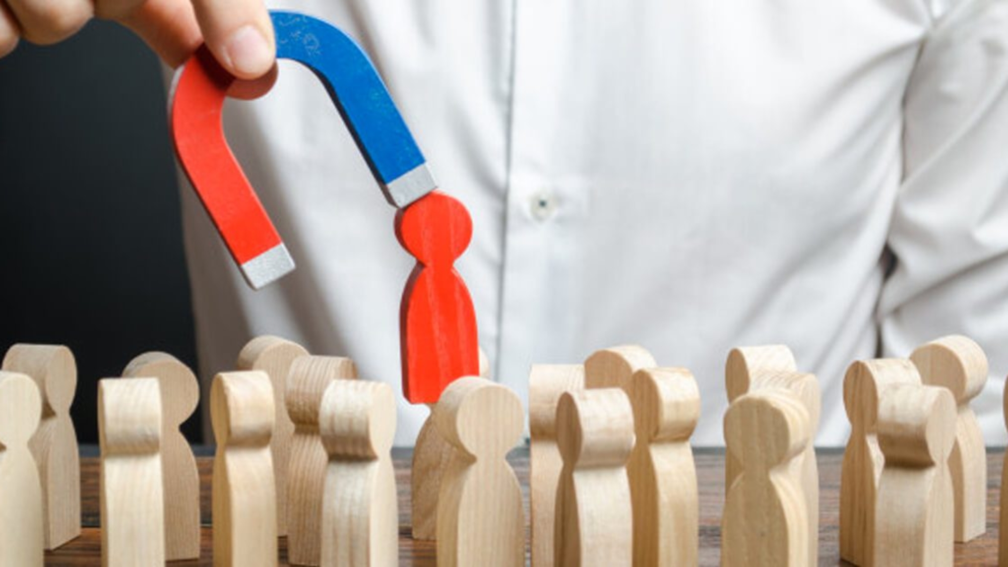 Cómo Atraer Seguidores A La Página De Empresa En LinkedIn 2020 (1)